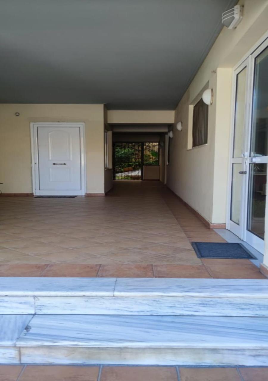 Apartment In A Quiet Location. Athen Eksteriør billede